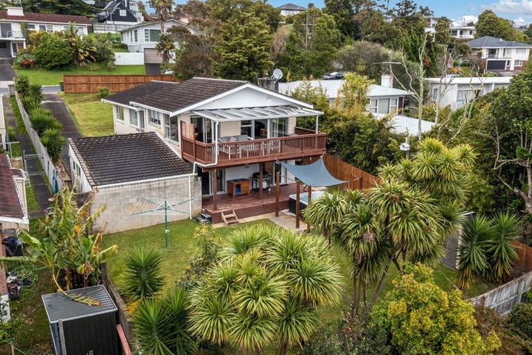 Photo of property in 24 Shanaway Rise, Hillcrest, Auckland, 0627