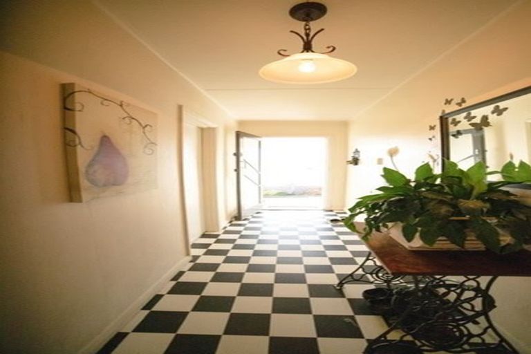 Photo of property in 1 Swan Street, Taihape, 4720