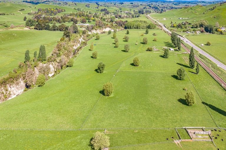 Photo of property in 7988 State Highway 1, Taihape, 4793