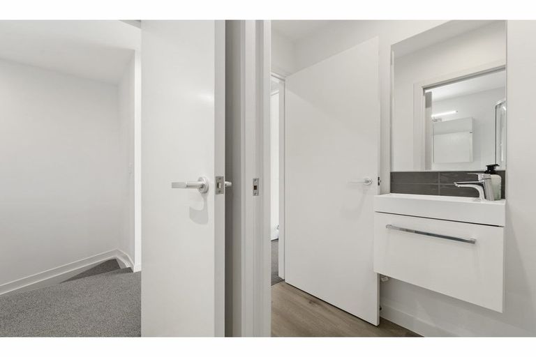 Photo of property in 2/46 Jane Maree Road, Kumeu, 0810