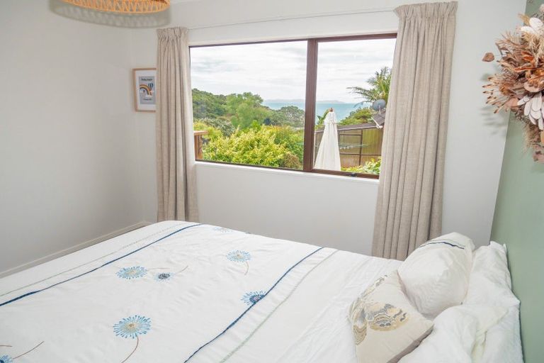 Photo of property in 69 Stratford Drive, Cable Bay, 0420