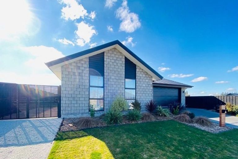 Photo of property in 3 Cedric Place, Darfield, 7510