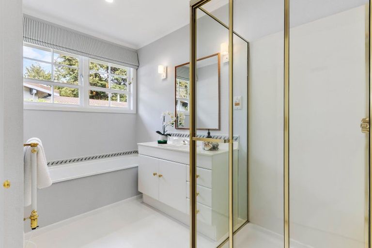 Photo of property in 4 Freemans Way, Pinehaven, Upper Hutt, 5019