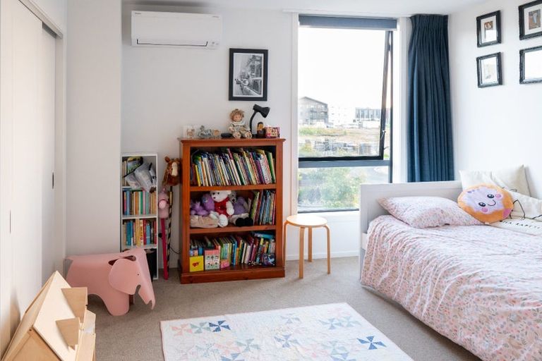 Photo of property in 17 Waka Moana Drive, Hobsonville, Auckland, 0616