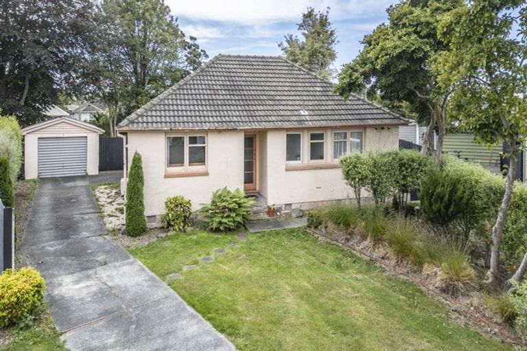 Photo of property in 5 Dana Place, Mairehau, Christchurch, 8013