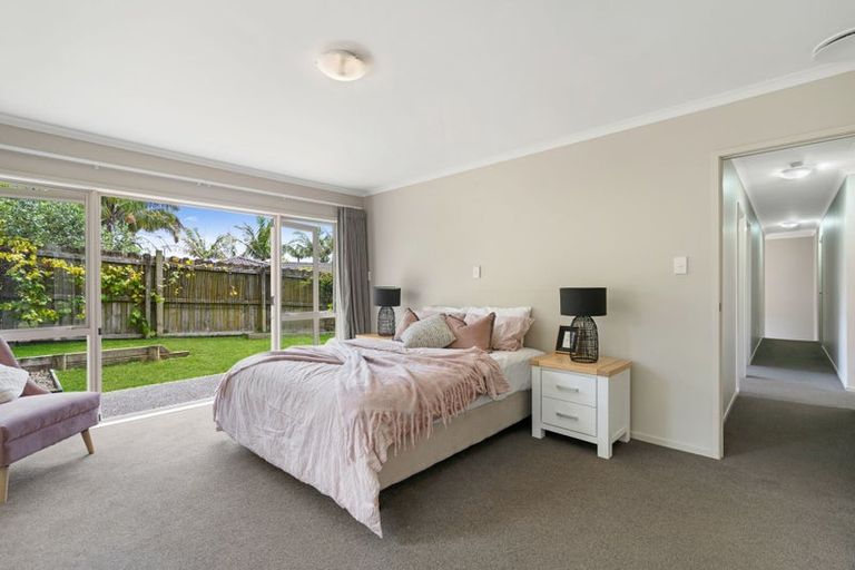 Photo of property in 8 Neaptide Close, Red Beach, 0932