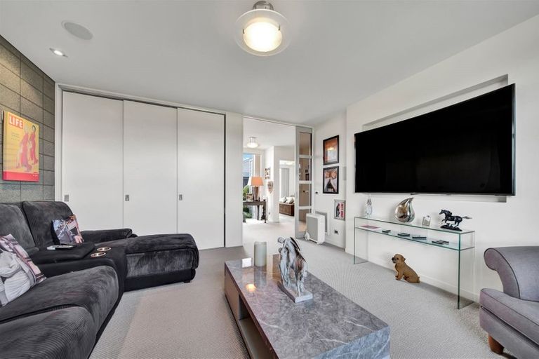 Photo of property in 45 Links Drive, Waiwhakaiho, New Plymouth, 4312