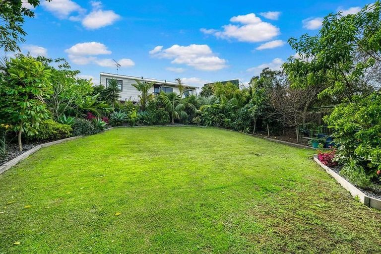 Photo of property in 60 Brian Crescent, Stanmore Bay, Whangaparaoa, 0932
