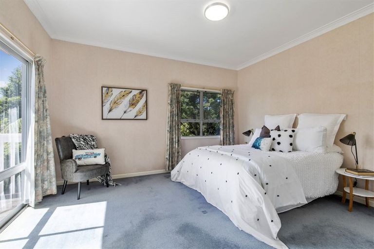 Photo of property in 96 Opanuku Road, Henderson Valley, Auckland, 0612