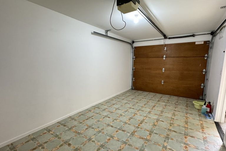 Photo of property in Lynn Park Terrace, 26/12 Ambrico Place, New Lynn, Auckland, 0600