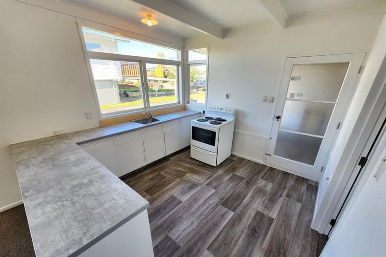 Photo of property in 6a Westhaven Grove, Takaro, Palmerston North, 4412