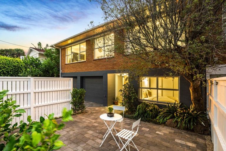 Photo of property in 3/15 Church Street, Devonport, Auckland, 0624