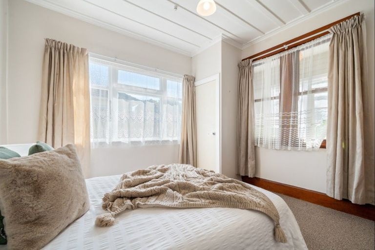 Photo of property in 44 Fitzroy Road, Fitzroy, New Plymouth, 4312