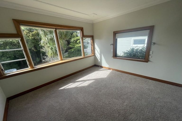 Photo of property in 28 Izard Road, Khandallah, Wellington, 6035