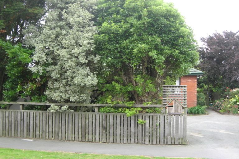 Photo of property in 8 Dalglish Place, Hoon Hay, Christchurch, 8025