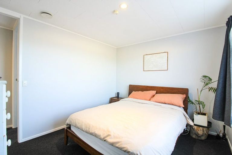 Photo of property in 32 Owhiti Street, Titahi Bay, Porirua, 5022