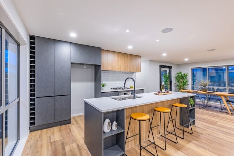 Photo of property in 17 Konoba Avenue, Kumeu, 0810