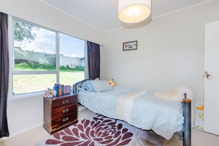 Photo of property in 37 Barlow Place, Chatswood, Auckland, 0626