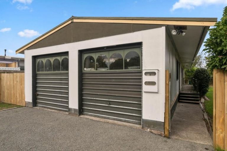 Photo of property in 34 Robinson Avenue, Holdens Bay, Rotorua, 3010