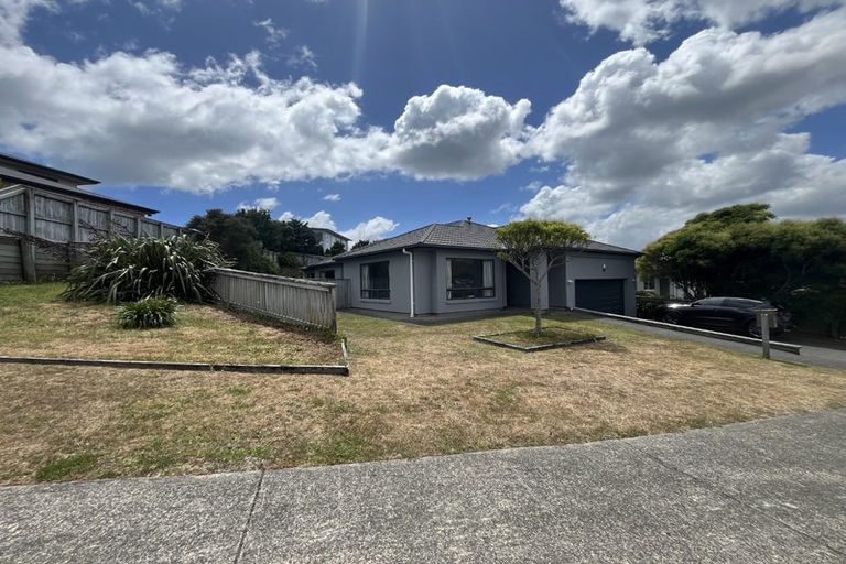 Photo of property in 66 Te Puia Drive, Aotea, Porirua, 5024