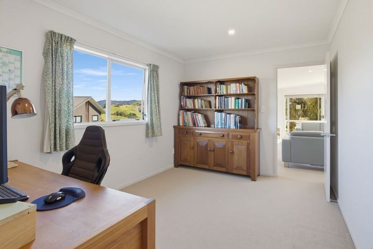 Photo of property in 9 Ohuka Place, Whitianga, 3510