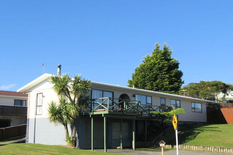 Photo of property in 179 Holborn Drive, Stokes Valley, Lower Hutt, 5019