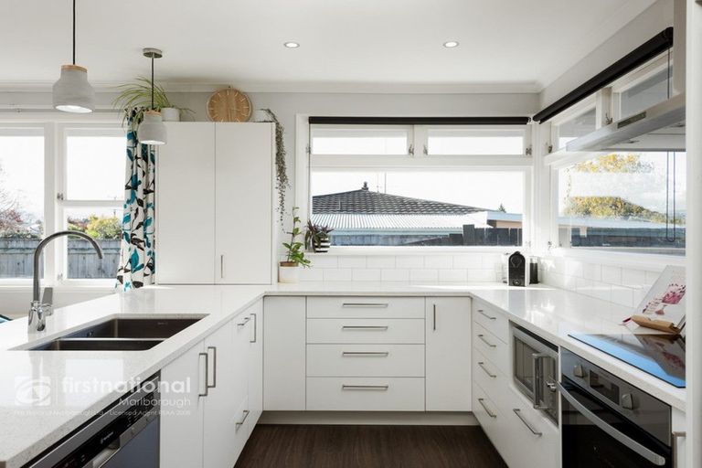 Photo of property in 123 Howick Road, Redwoodtown, Blenheim, 7201