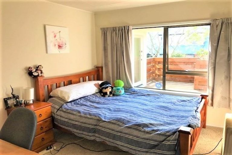 Photo of property in 20a Regency Place, Sunnynook, Auckland, 0632