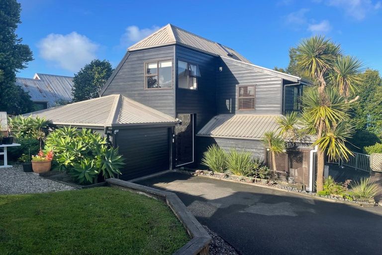 Photo of property in 2/166 Rangatira Road, Beach Haven, Auckland, 0626