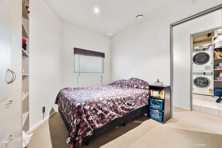 Photo of property in Stadium Garden Flats, 313/107 Thorndon Quay, Pipitea, Wellington, 6011