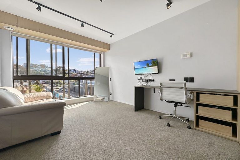 Photo of property in Vedado Apartments, 302/41 Hopper Street, Mount Cook, Wellington, 6011