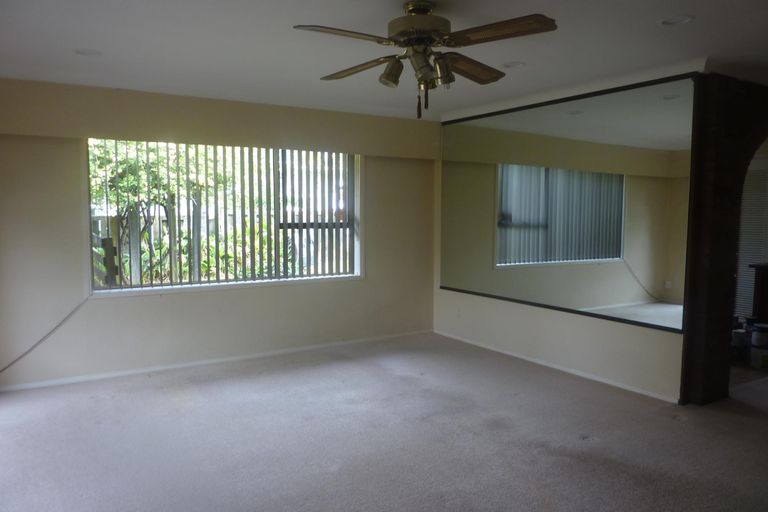 Photo of property in 2/23 Fairview Road, Papatoetoe, Auckland, 2025