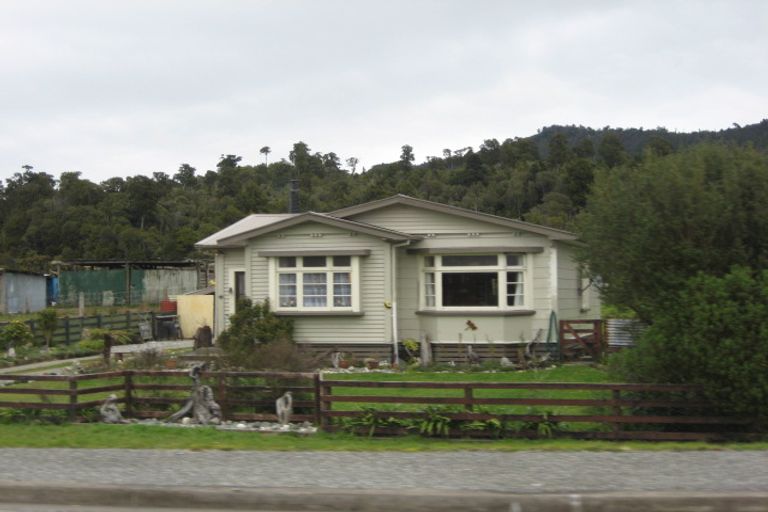 Photo of property in 639 Seven Mile Road, Runanga, 7803