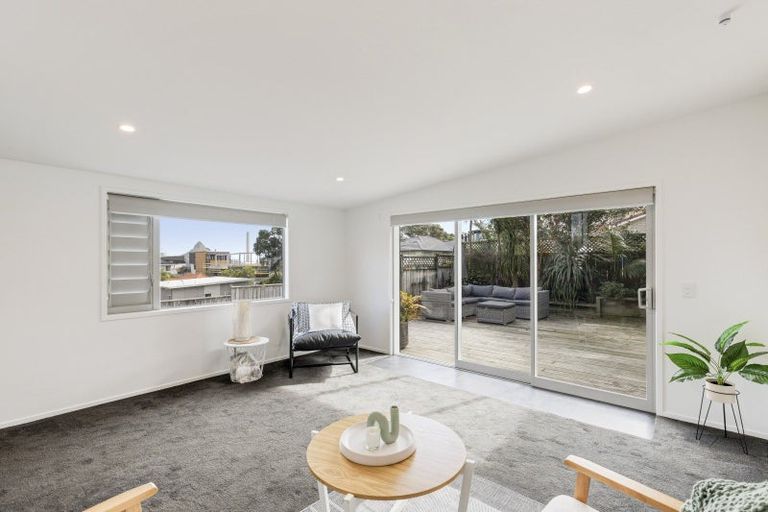 Photo of property in 26 Birdwood Avenue, Moturoa, New Plymouth, 4310