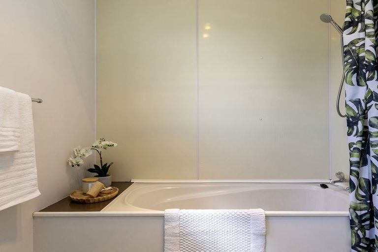 Photo of property in 2/10 Koha Road, Taupo, 3330
