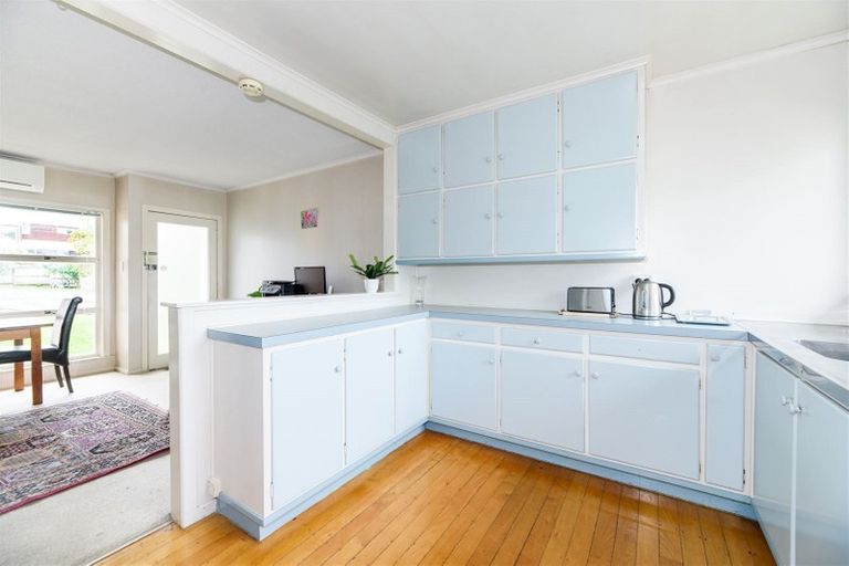 Photo of property in 2/49 Corunna Road, Milford, Auckland, 0620