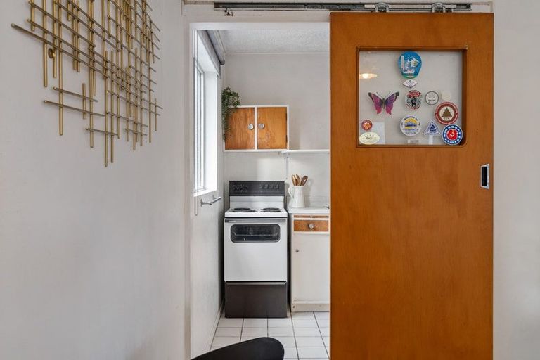 Photo of property in Adelphi Apartments, 183 The Terrace, Wellington Central, Wellington, 6011