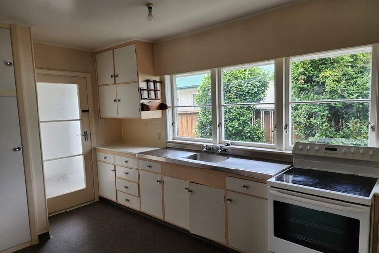 Photo of property in 303a Waiwhetu Road, Fairfield, Lower Hutt, 5011