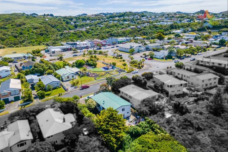 Photo of property in 12a Cedar Street, Maungaraki, Lower Hutt, 5010