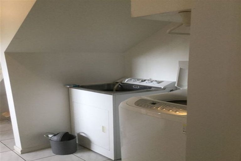 Photo of property in 1/1 Briar Way, New Lynn, Auckland, 0600