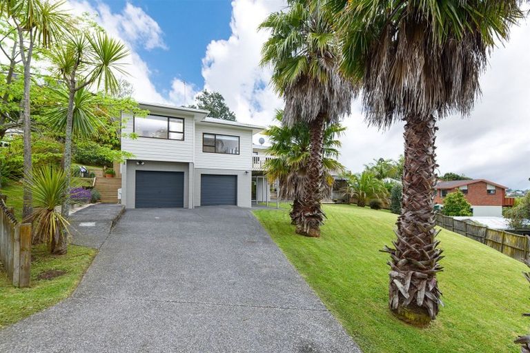 Photo of property in 8 Serrata Place, Browns Bay, Auckland, 0630