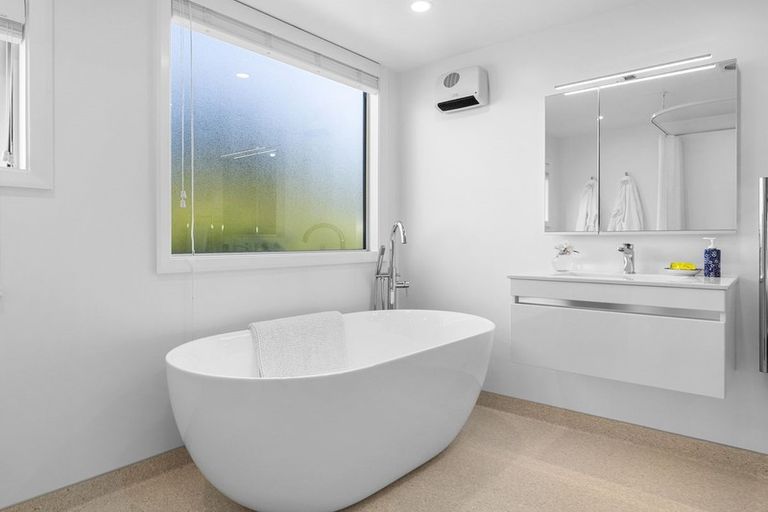 Photo of property in 65 Isadore Road, Saint Clair, Dunedin, 9012