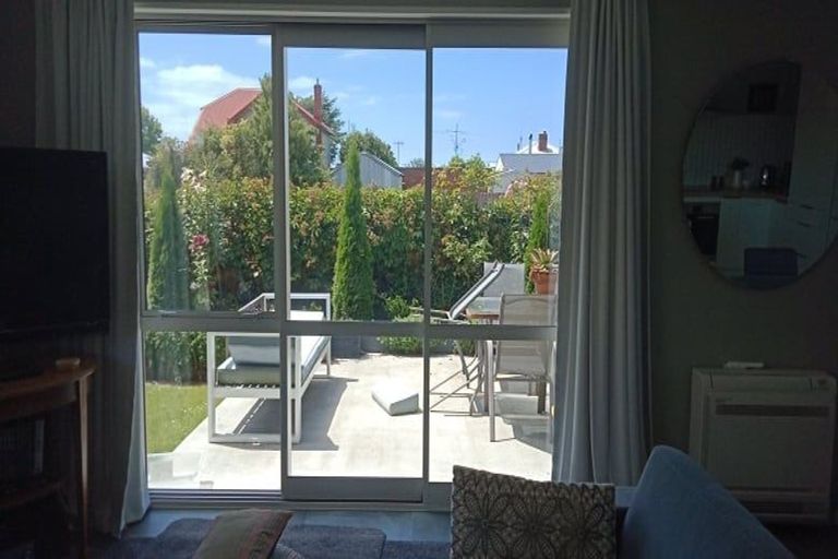 Photo of property in 39 Oxford Street, West End, Timaru, 7910