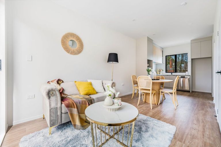 Photo of property in 4/442 Old Te Atatu Road, Te Atatu Peninsula, Auckland, 0610