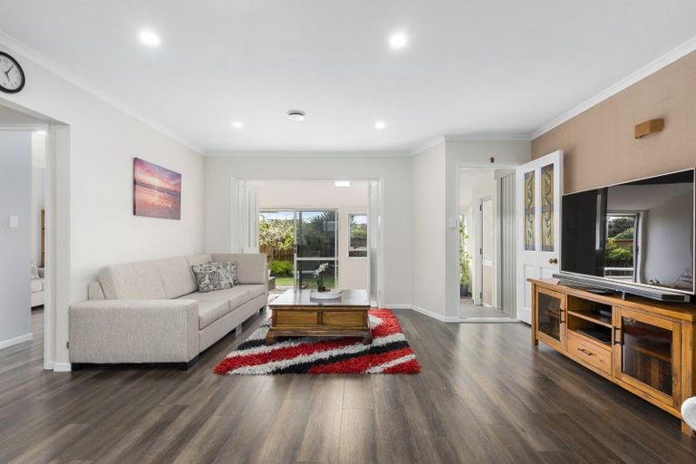 Photo of property in 2/15 Vivian Wilson Drive, Eastern Beach, Auckland, 2012