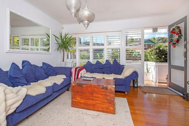 Photo of property in 1/24 Liston Crescent, Cockle Bay, Auckland, 2014
