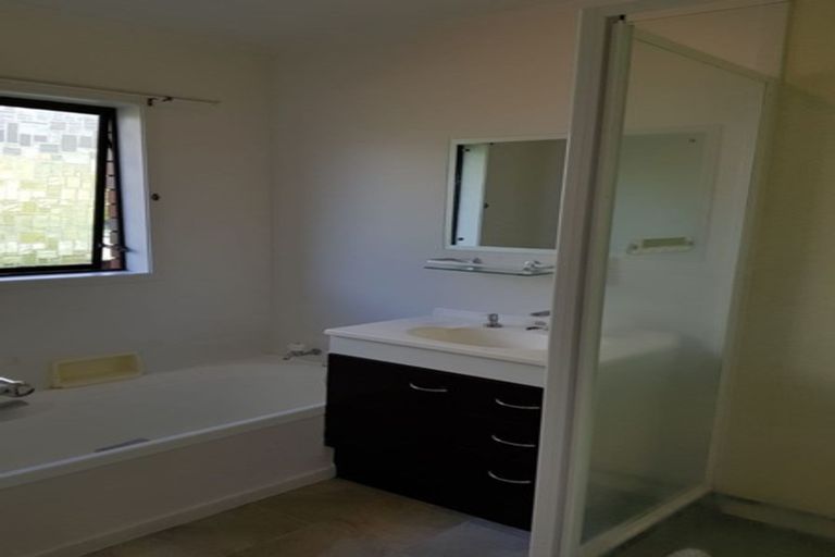 Photo of property in 65 Kurnell Drive, Botany Downs, Auckland, 2010