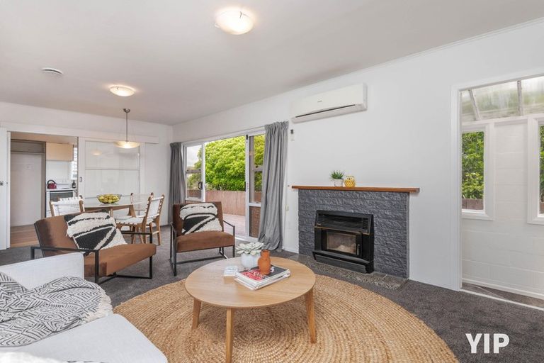 Photo of property in 17 Baylands Drive, Newlands, Wellington, 6037