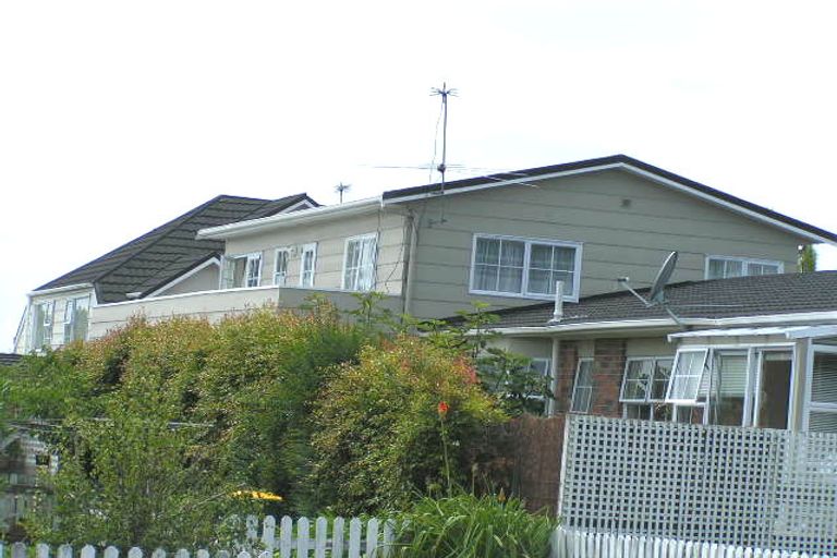 Photo of property in 340b Lake Road, Hauraki, Auckland, 0622