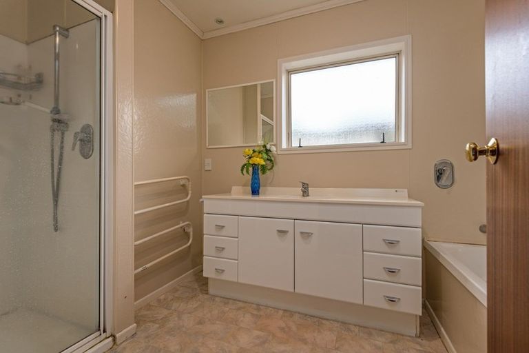 Photo of property in 8 Cole Lane, Milson, Palmerston North, 4414